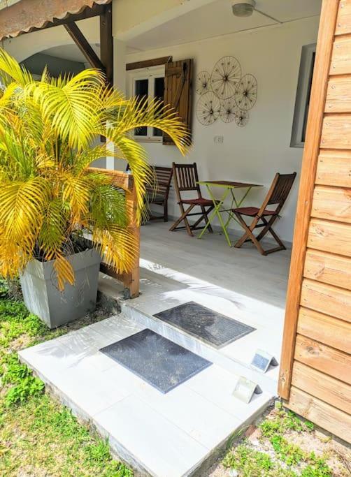 - Piscine La Bel Sainte-Anne (Grande-Terre)
